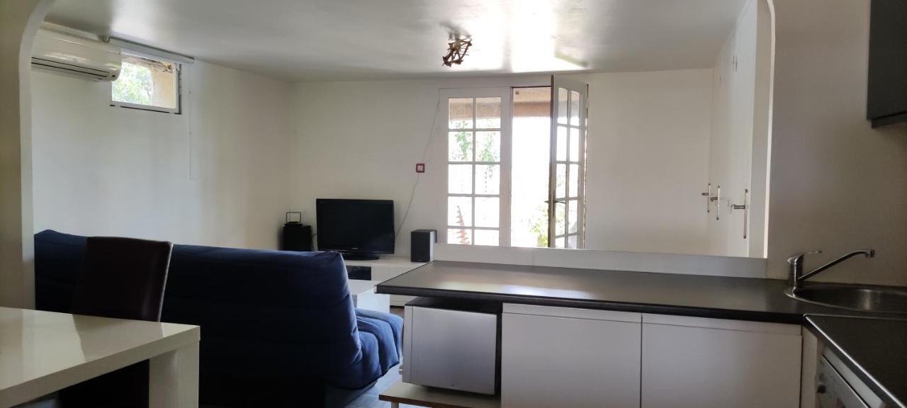Studio L'Agasso Prouvenco Apartment La Crau Bagian luar foto